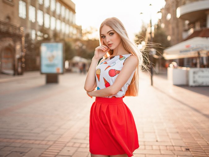 WHAT IS IT ABOUT BLONDES?